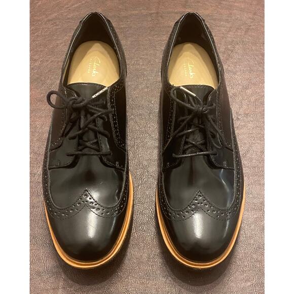 Clarks Women’s Chunky Platform Black Leather Wingtip Oxford Shoe 9M Academia Y2K - Picture 1 of 9